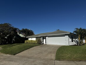 75 Cinnamon Pl in Jupiter, FL - Foto de edificio - Building Photo