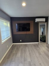 1000 S Amantha Ave in Compton, CA - Building Photo - Building Photo