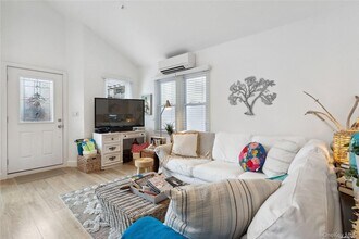 26 Illinois Ave in Long Beach, NY - Building Photo - Building Photo