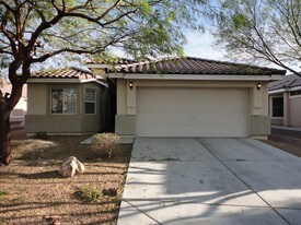 4533 Catfish Bend Rd in North Las Vegas, NV - Building Photo