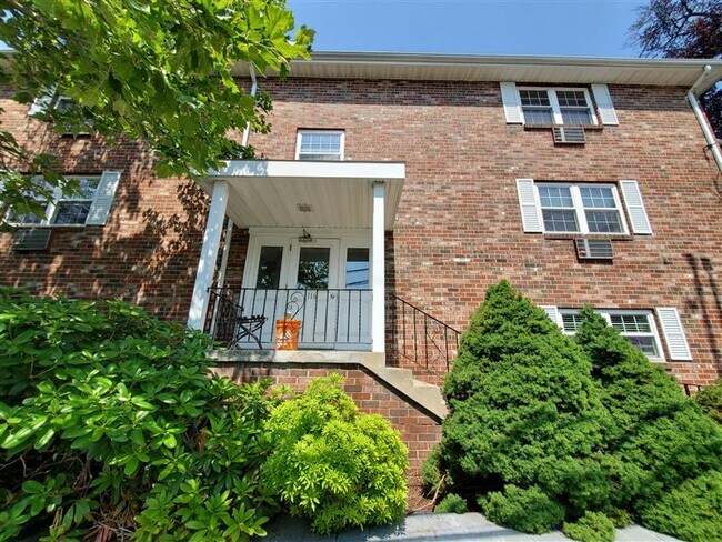 116 Sycamore St, Unit #21