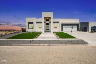 11337 Ardelle Ave in El Paso, TX - Building Photo
