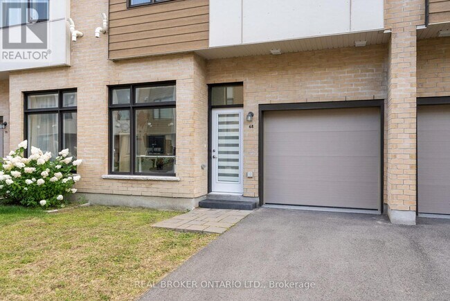 68 Cherry Blossom Private in Ottawa, ON - Building Photo - Building Photo