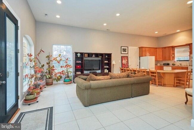 property at 12815 Braddock Rd