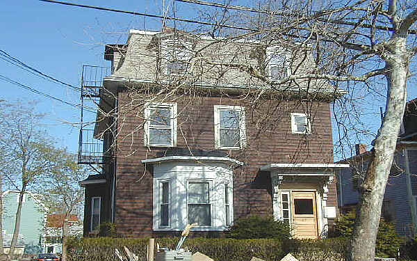 65 Walden St in Cambridge, MA - Building Photo