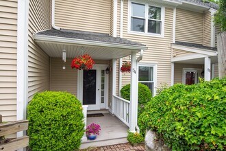 201 Bedford Rd in Woburn, MA - Building Photo - Building Photo