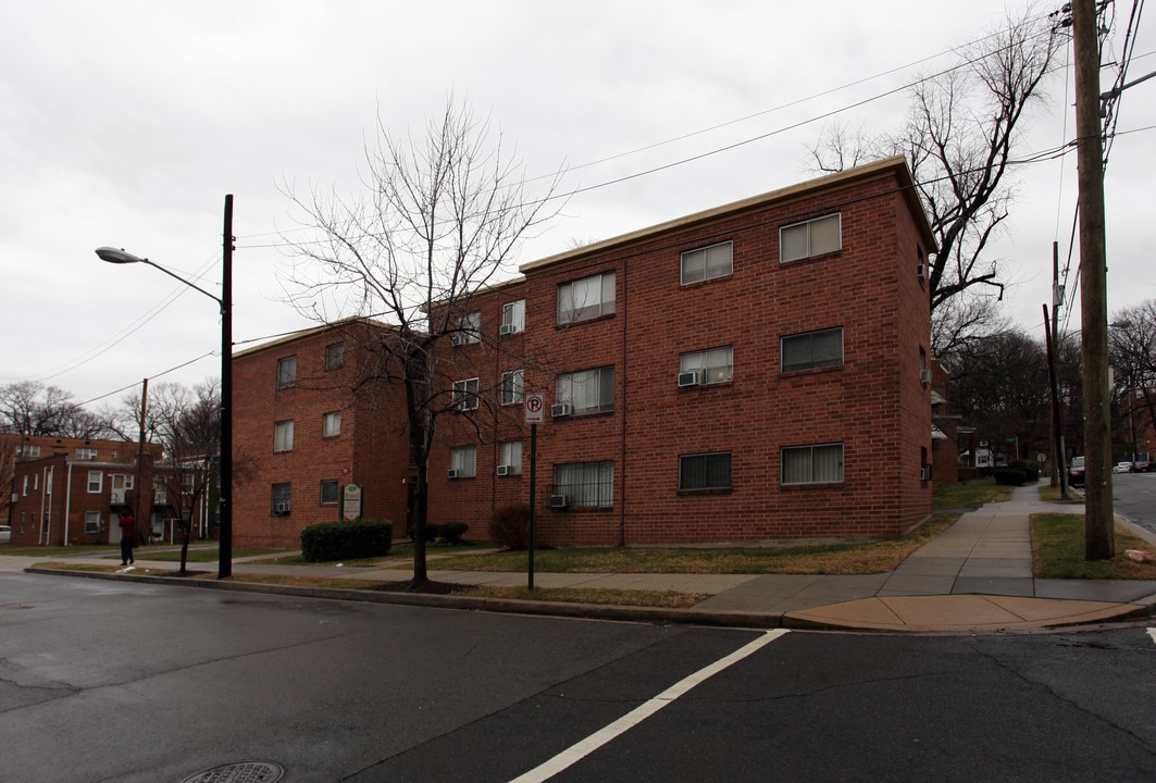 River Bend Apartments in Washington, DC - Building Photo