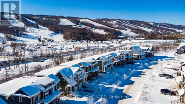 222 Yellow Birch Cres in Blue Mountains, ON - Building Photo - Building Photo