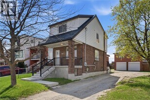 1049 Glencairn Ave in Toronto, ON - Building Photo