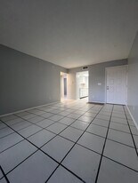 5825 62nd Ave N in Pinellas Park, FL - Building Photo