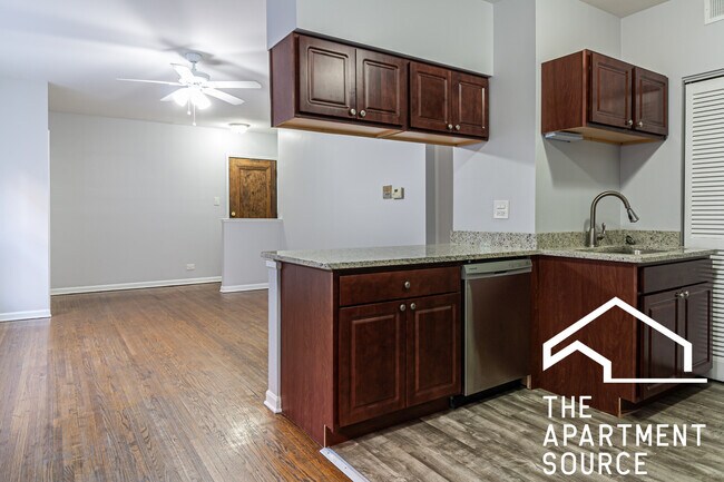 3708 N Sheffield Ave in Chicago, IL - Building Photo - Building Photo