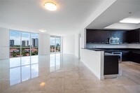 3030 NE 188th St in Aventura, FL - Foto de edificio - Building Photo