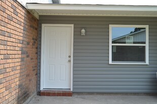 219 Leon St in Broussard, LA - Building Photo