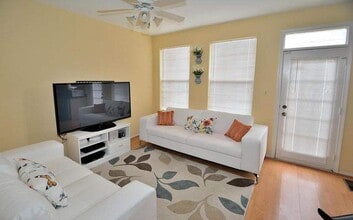 14614 Stream Pond Dr in Centreville, VA - Building Photo - Building Photo