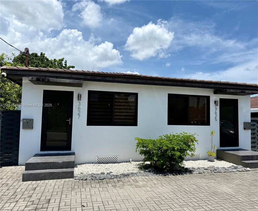 3625 NW Flagler Terrace in Miami, FL - Building Photo