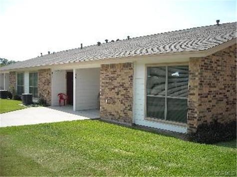 Parkwood Apartments in Nixon, TX - Building Photo