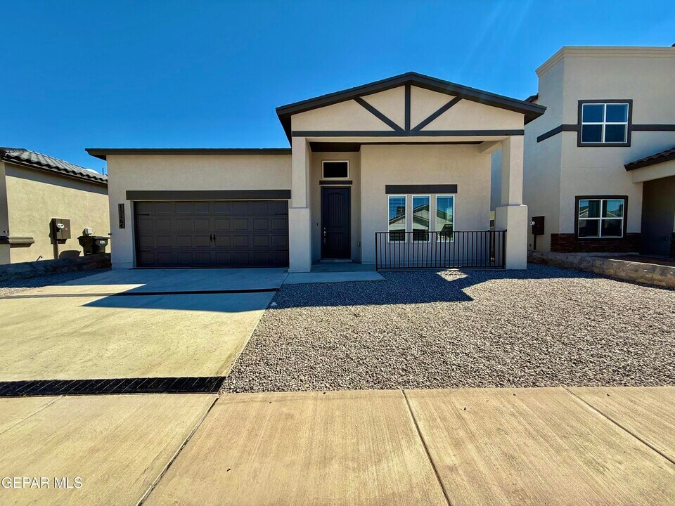 15164 Ambition Ave in El Paso, TX - Building Photo