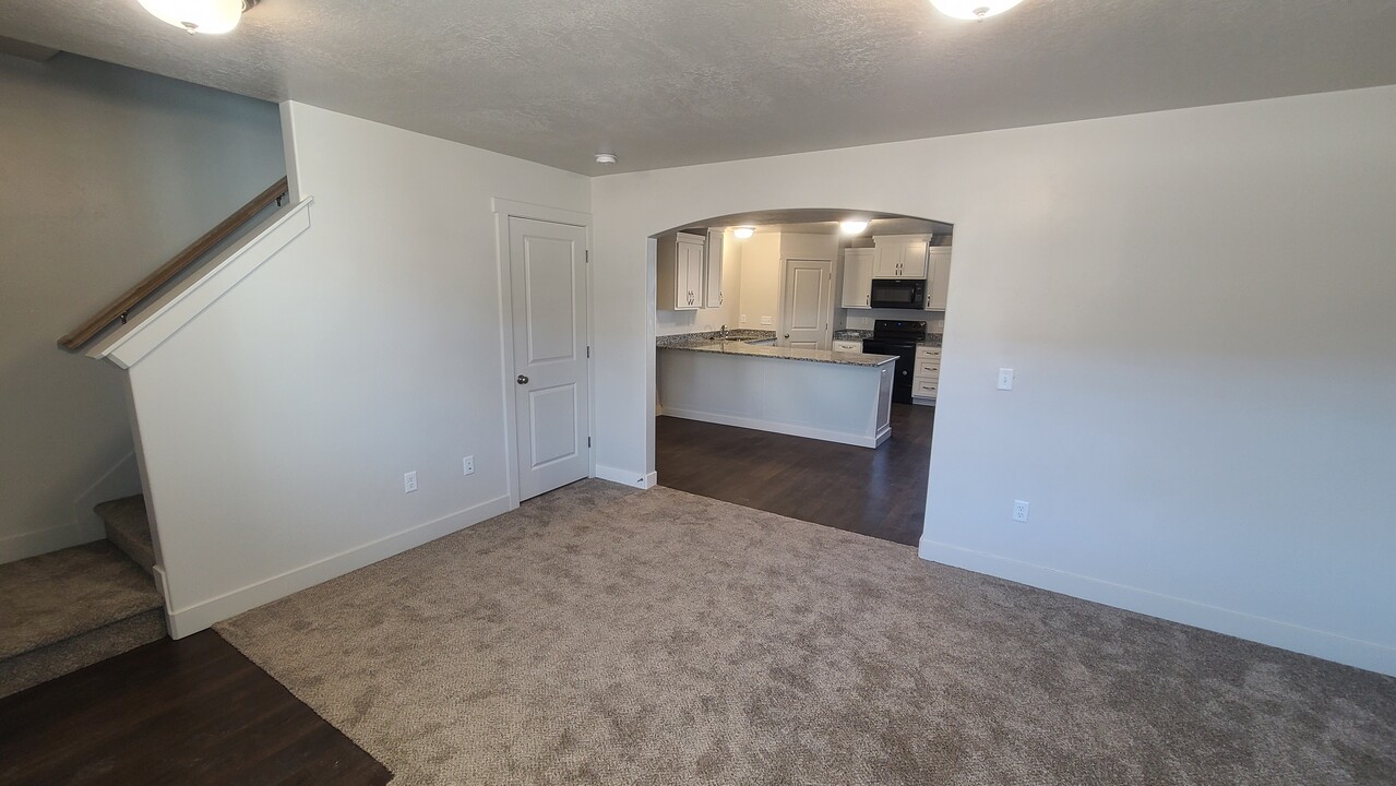 2460 W 450 N in Tremonton, UT - Building Photo
