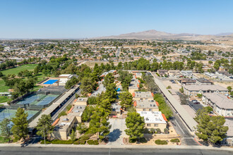 Park View Apartments in Victorville, CA - Foto de edificio - Building Photo