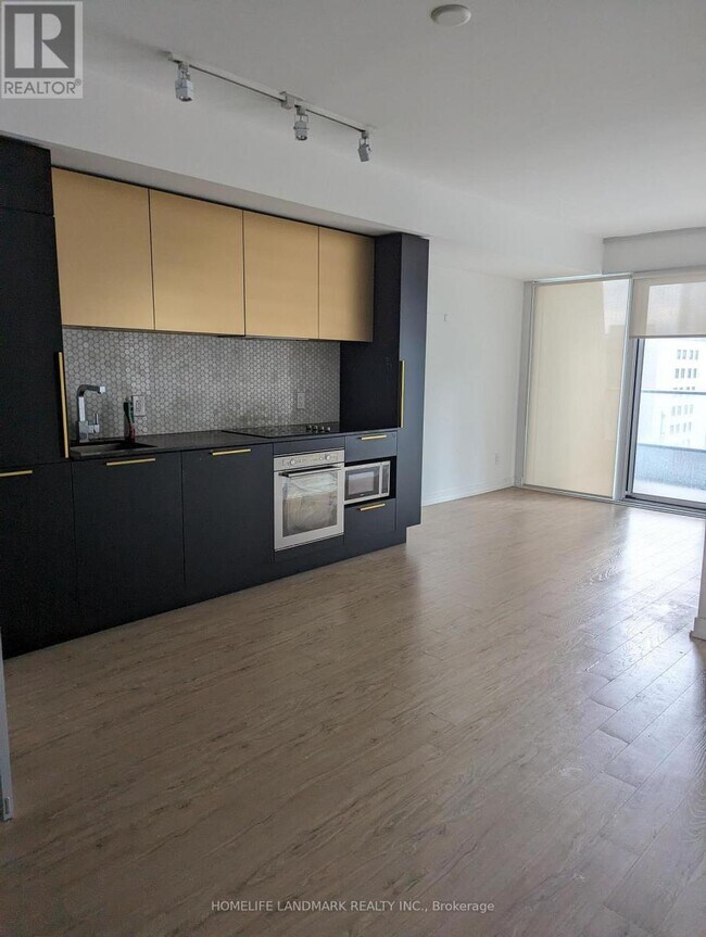 1602-1685 WOOD St in Toronto, ON - Building Photo - Building Photo