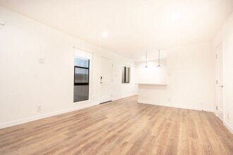 520 Pacific St in Santa Monica, CA - Building Photo - Interior Photo