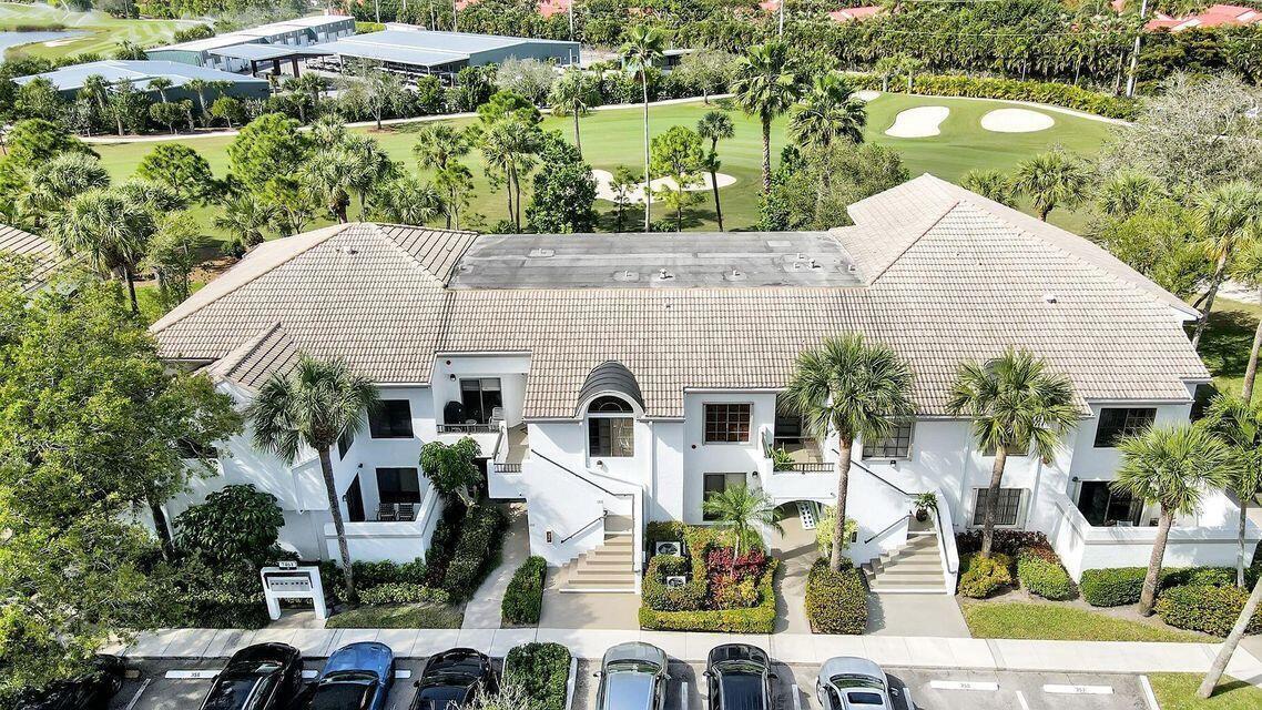 7449 Glendevon Ln in Delray Beach, FL - Building Photo