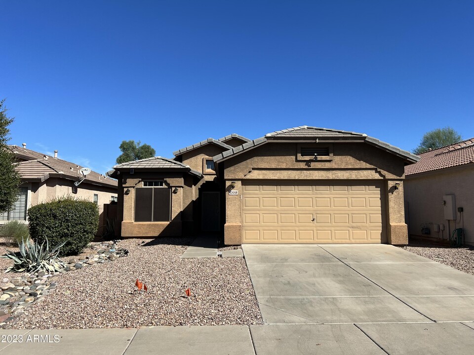 13018 W Corrine Dr in El Mirage, AZ - Building Photo