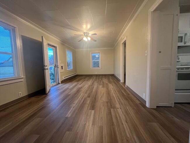 244 N Oakdale Ave in Medford, OR - Building Photo - Building Photo