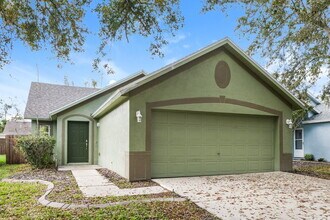 7619 Clovelly Park Pl in Apollo Beach, FL - Building Photo - Building Photo