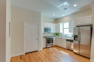 3703 Main Poplar Dr in Houston, TX - Building Photo - Building Photo