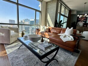 800 The Mark Ln, Unit 2206 in San Diego, CA - Building Photo - Building Photo