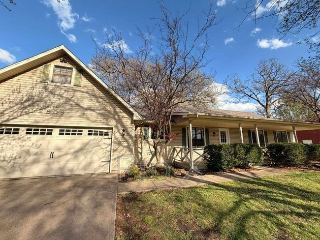 property at 2809 N Chandler Ave