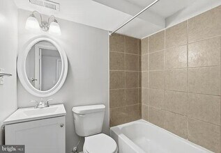 2429 Barclay St in Baltimore, MD - Building Photo - Building Photo