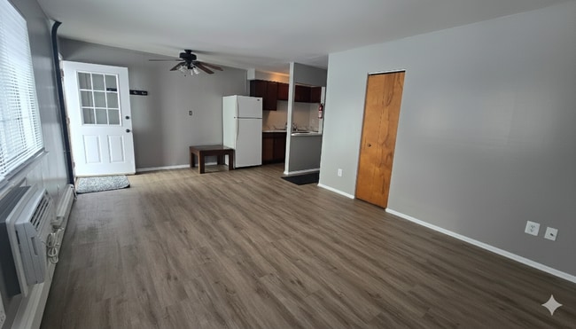 46169 Jefferson Ave, Unit 4 in New Baltimore, MI - Building Photo - Building Photo