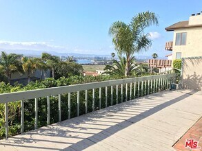241 Rees St in Los Angeles, CA - Building Photo - Building Photo
