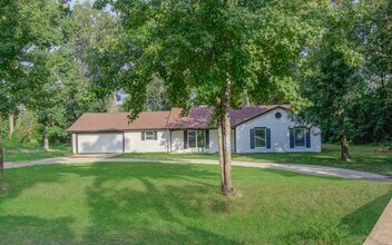 580 Brandon Rd in Conroe, TX - Building Photo - Building Photo