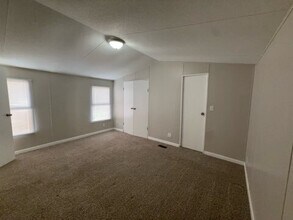 2524 Commonwealth Dr in Junction City, KS - Building Photo - Building Photo