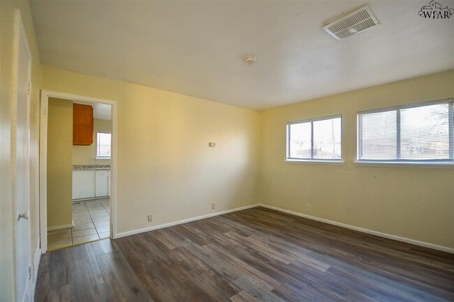 1604 Red Fox Rd in Wichita Falls, TX - Building Photo - Building Photo