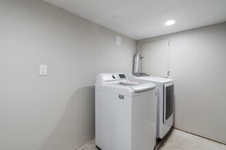 718 NE Dekum St in Portland, OR - Building Photo - Building Photo