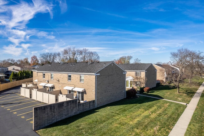 5011-5076 Godown Rd in Columbus, OH - Building Photo - Building Photo