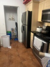 686 NW 114th Ave in Miami, FL - Building Photo - Building Photo