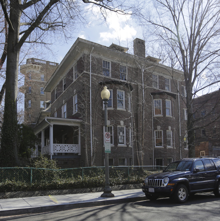 1960 Biltmore St NW in Washington, DC - Building Photo