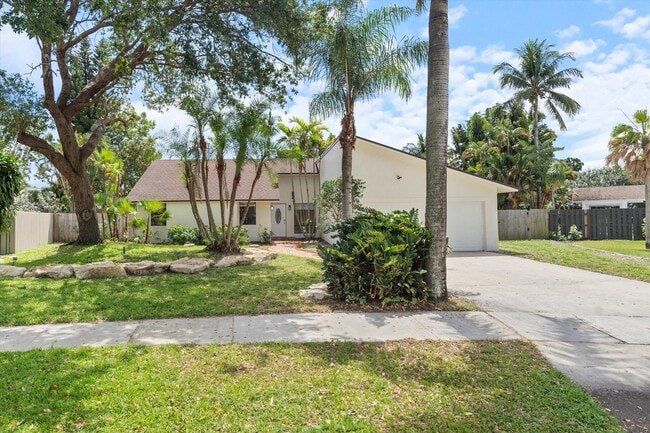 property at 1394 Gallinule Cir