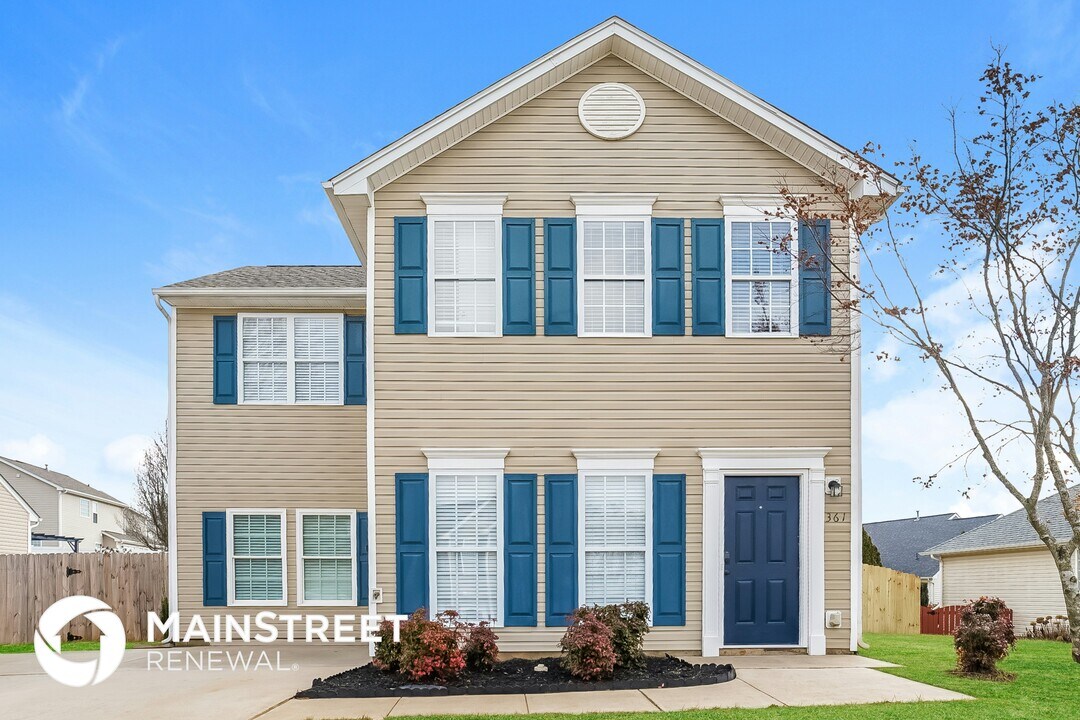 361 Stone Meadow Dr in Kernersville, NC - Building Photo