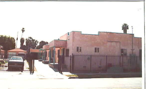 108 E Myrrh St in Compton, CA - Building Photo