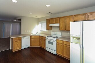 8636 Pitch Fork Ave in Las Vegas, NV - Foto de edificio - Building Photo