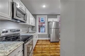 981 State St in New Haven, CT - Building Photo - Building Photo