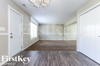 1938 Bradford Trace Way in Indianapolis, IN - Foto de edificio - Building Photo