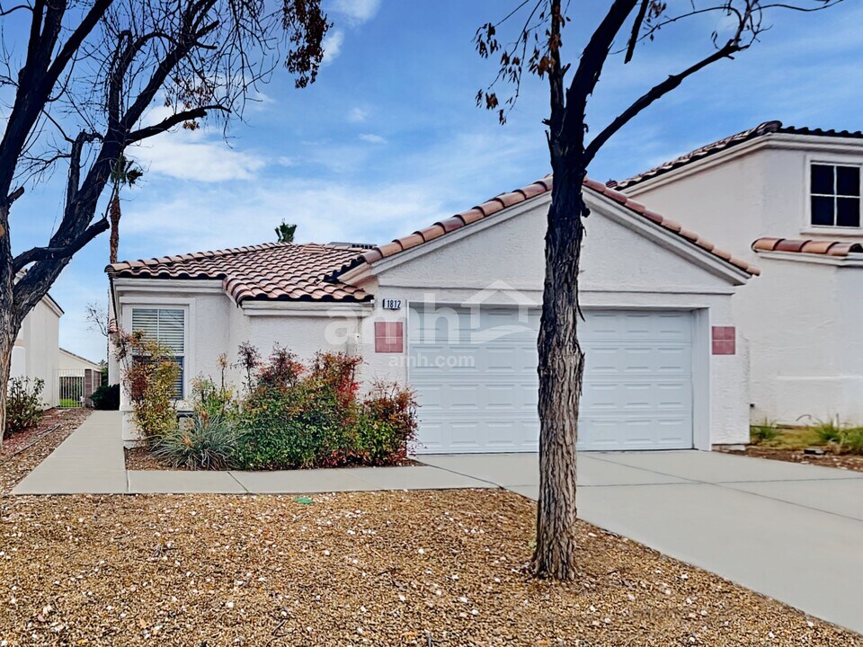 1812 Sierra Valley Way in Las Vegas, NV - Building Photo