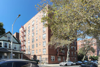 800 Cortelyou Rd in Brooklyn, NY - Building Photo - Building Photo